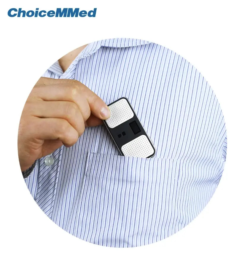 Monitor ECG ChoiceMMed MD100C aplicado en el pecho para medición de ritmo cardíaco