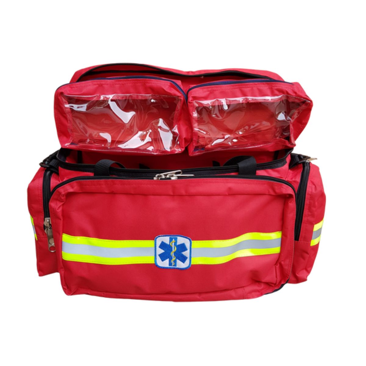 Maletín de primeros auxilios o botiquín de emergencia rojo, con el símbolo azul y blanco de la estrella de la vida y bandas reflectantes amarillas y plateadas. La bolsa tiene varios compartimentos cerrados con cremallera y dos bolsillos superiores con ventanas transparentes.