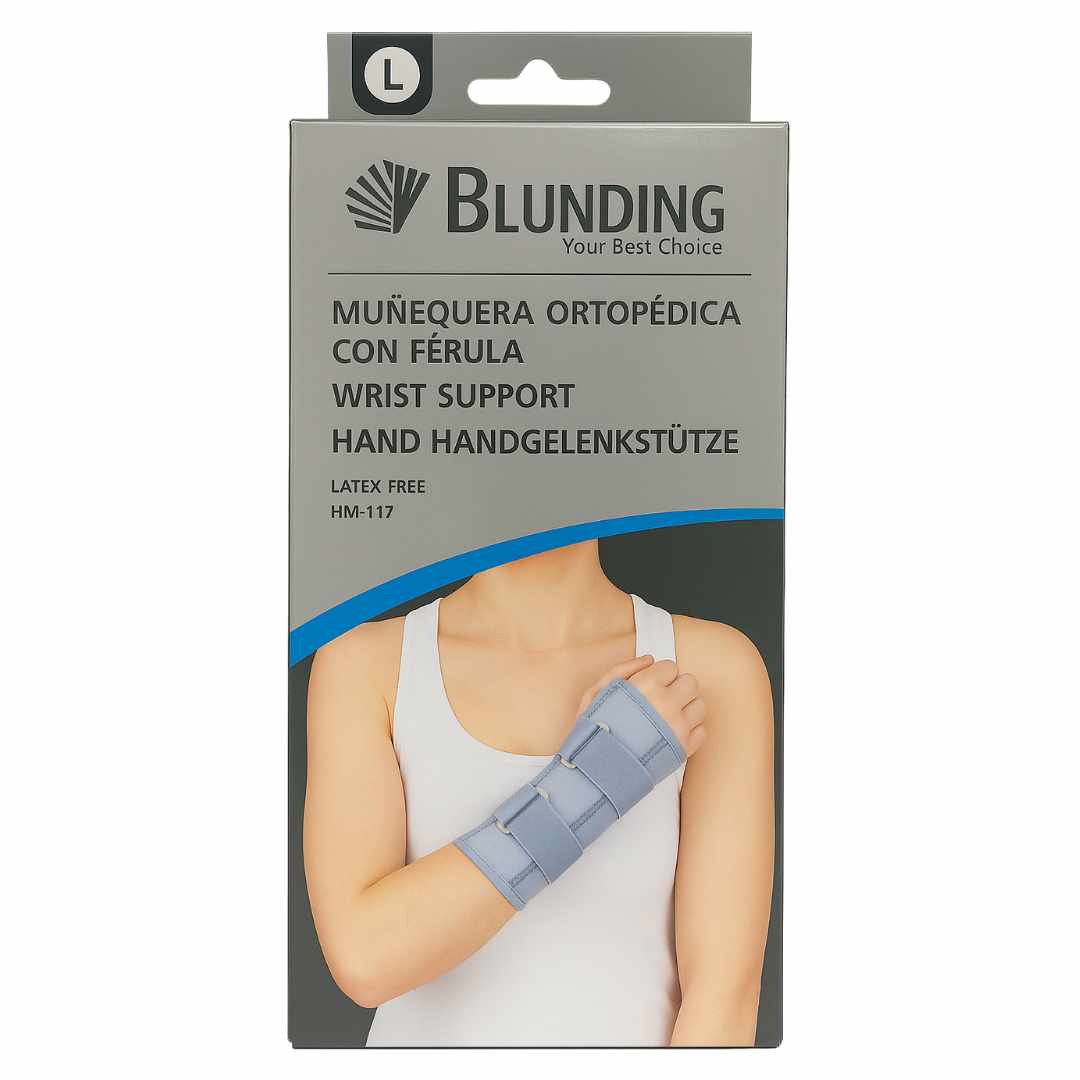 Imagen frontal de la caja del producto Blunding Muñequera Ortopédica con Férula para la mano izquierda, mostrando una mujer con la férula colocada en la muñeca izquierda, sobre fondo blanco y diseño gráfico gris con detalles azules.