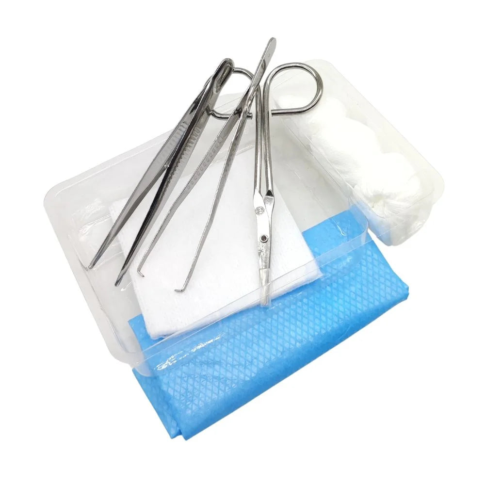 Kit de curación estéril GHC con 2 pinzas vista general con campo y gasas