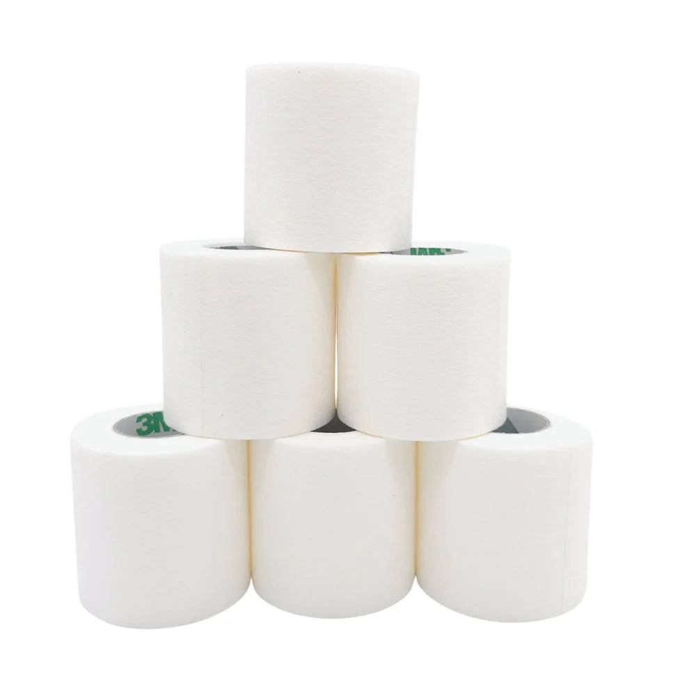 Pack de 6 rollos de cinta Micropore 3M de 5 cm x 9 m color blanco.